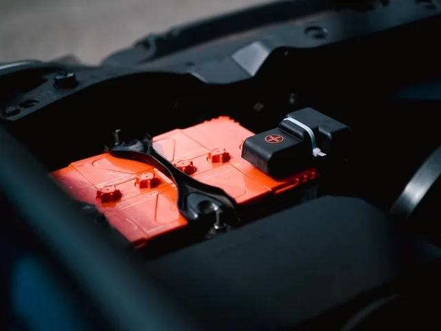 Hibakód-olvasás OBD-II interfésszel a hibrid és elektromos szerelő gyakorlatban